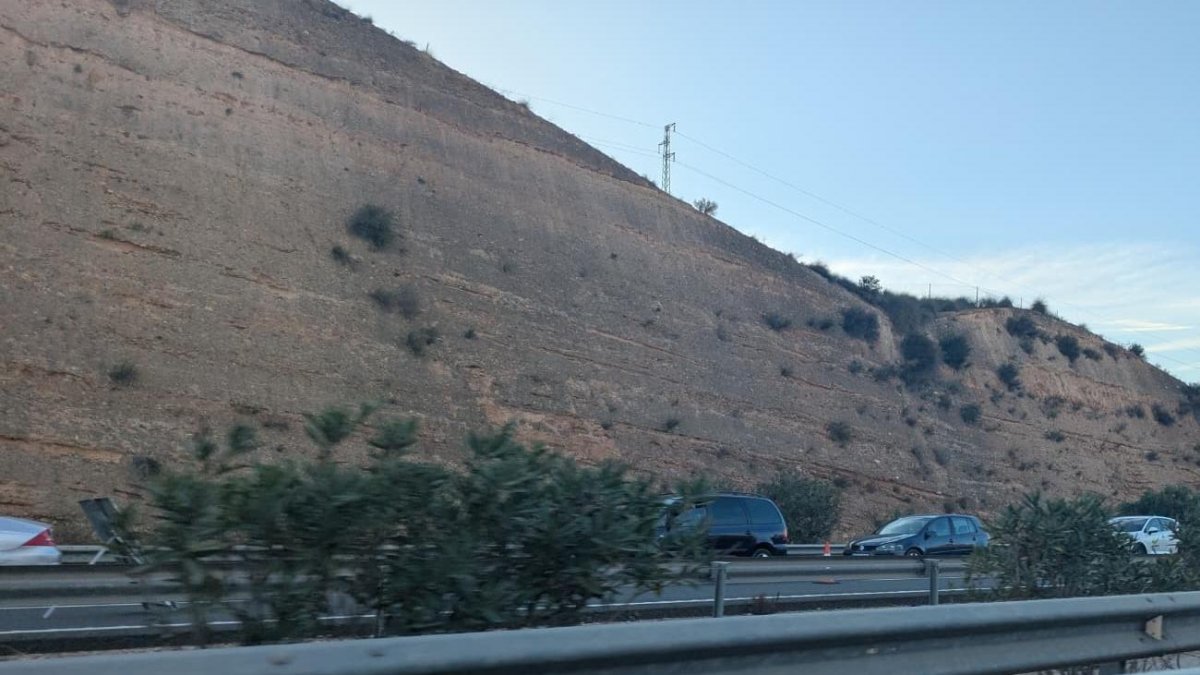 Retenciones en la A-7 a la altura de La Ballabona.