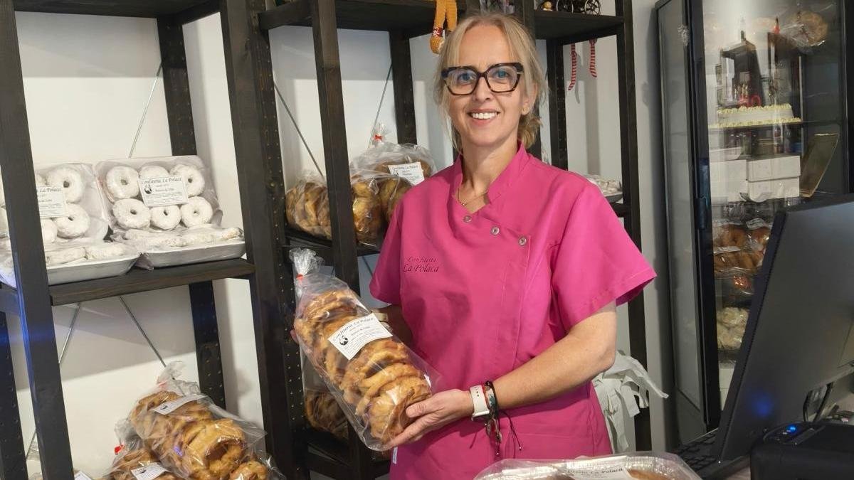 Ana Esther Requena del Águila, sexta generación familiar de la Confitería La Polaca de Oria.