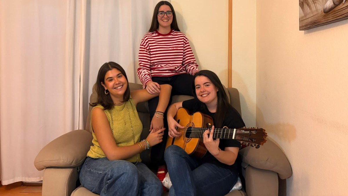 Lucía, Esther y Ana, las tres amigas de Tabernas que han formado el grupo musical '3 de Migas' tras hacerse virales en TikTok