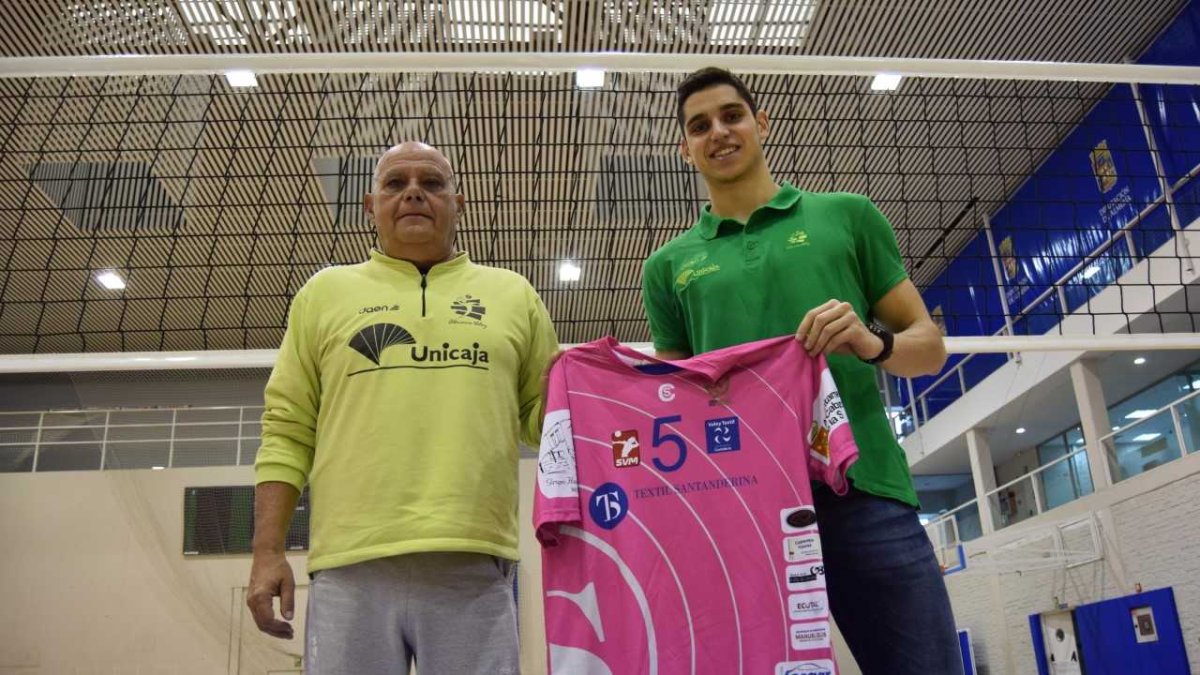 Presentación del partido en el Moisés Ruiz.