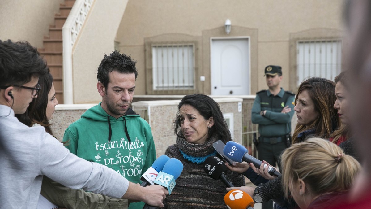 Ángel Cruz y Patricia Ramírez, los padres del niño desaparecido, en una de las intervenciones a los medios.