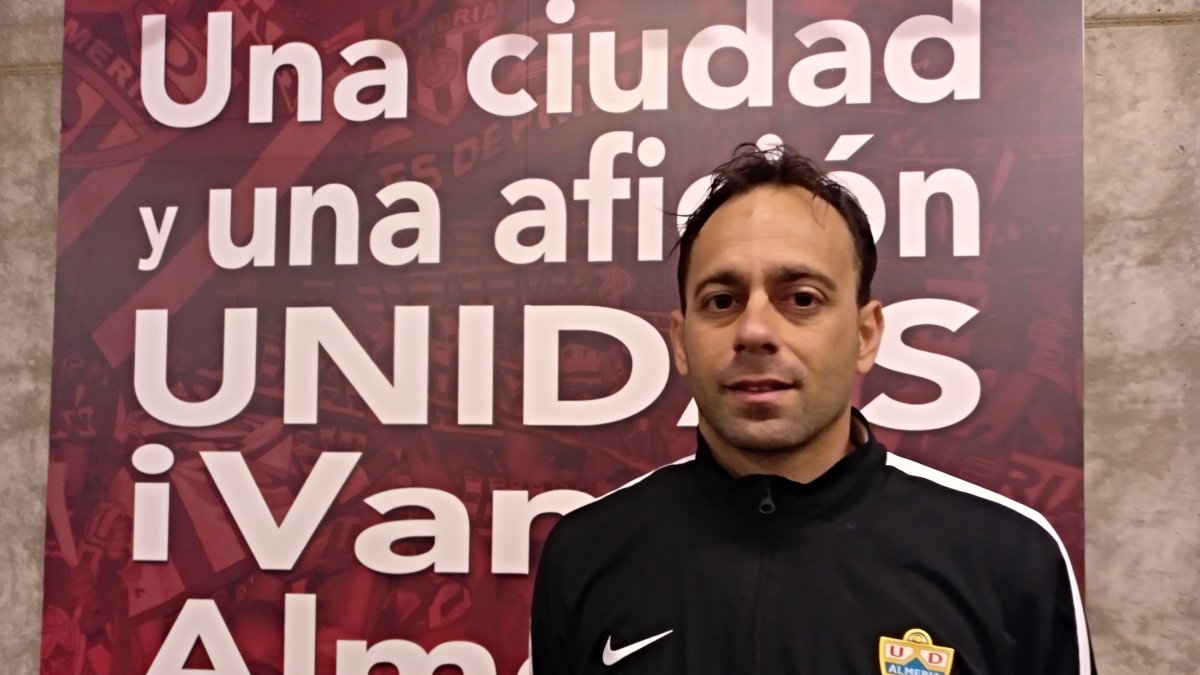 Fran Fernández, míster del Almería B.