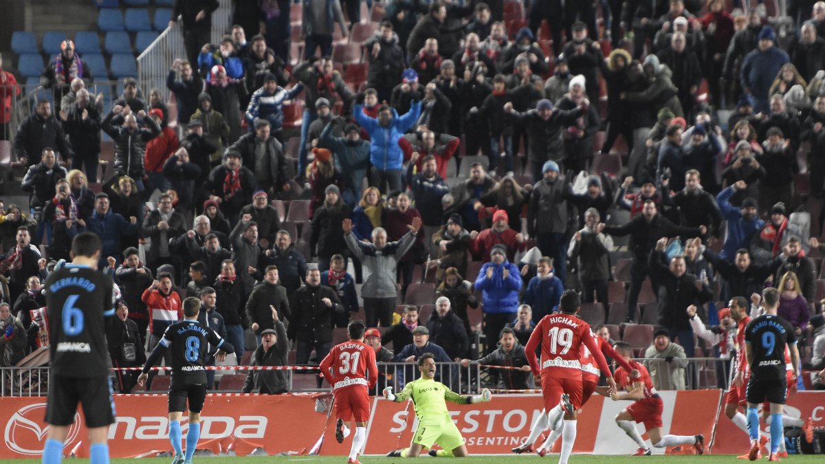 René celebrando la parada en el penalti lanzado por el Lugo.