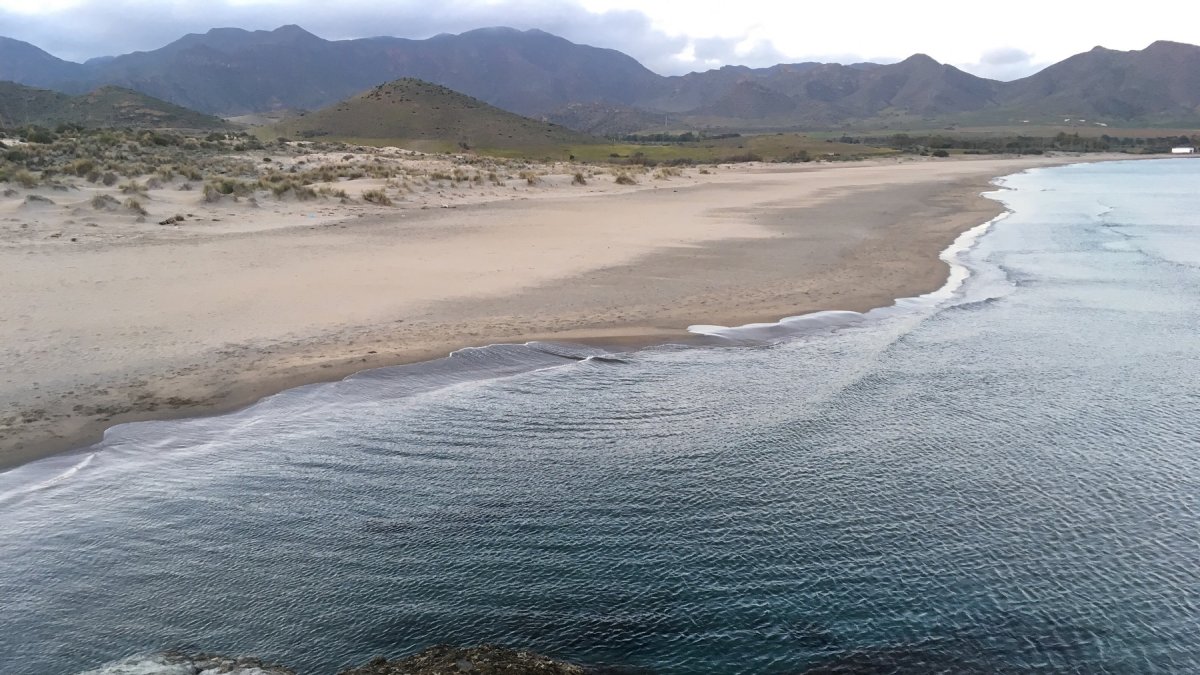 La ensenada de los Genoveses es el destino de la ruta programada este sábado.
