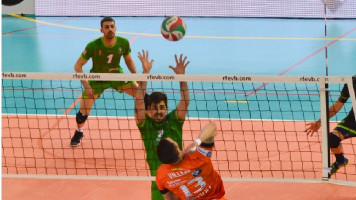 Una jugada del partido.