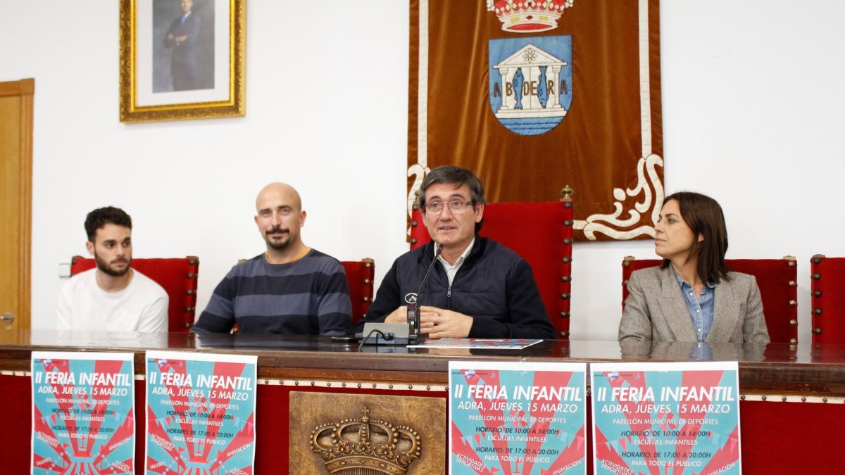 Presentación de la II Feria Infantil en Adra.