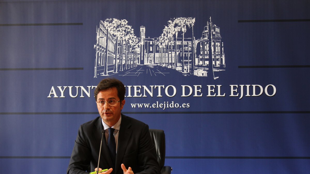 Francisco Góngora en una comparecencia en el Ayuntamiento de El Ejido.