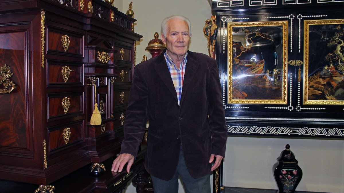 Antonio Sáez Haro sigue teniendo algunas de sus creaciones y está abierto siempre a que aparezca un comprador.