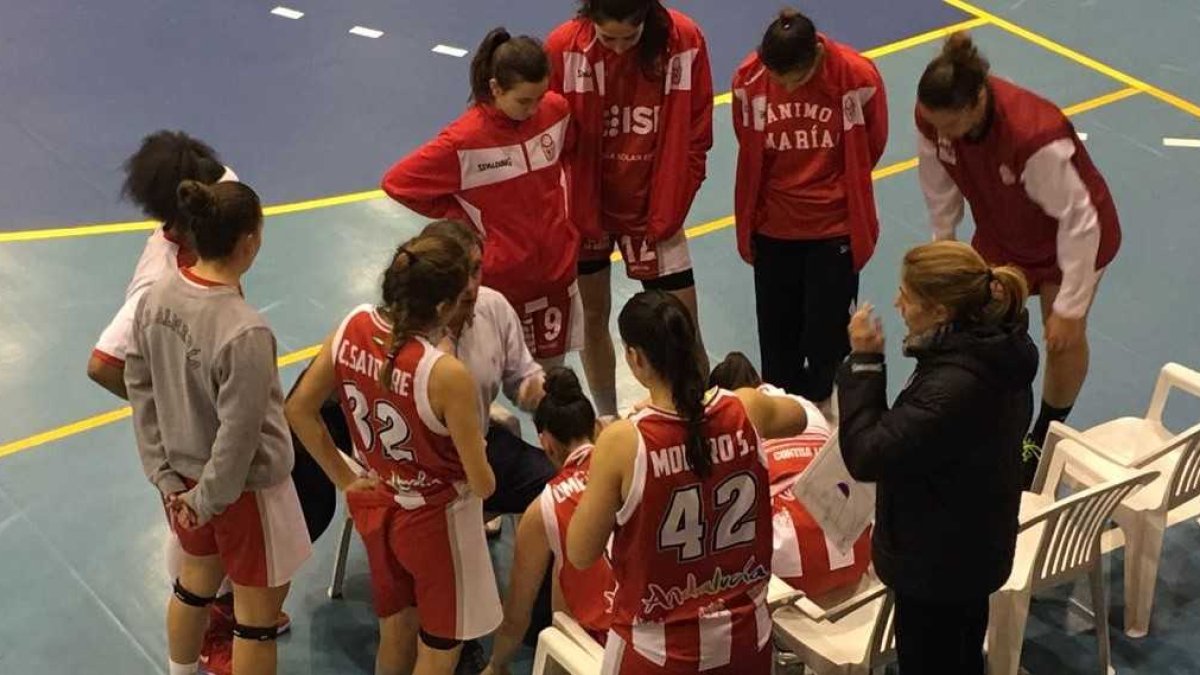 Atentas a las instrucciones del entrenador.