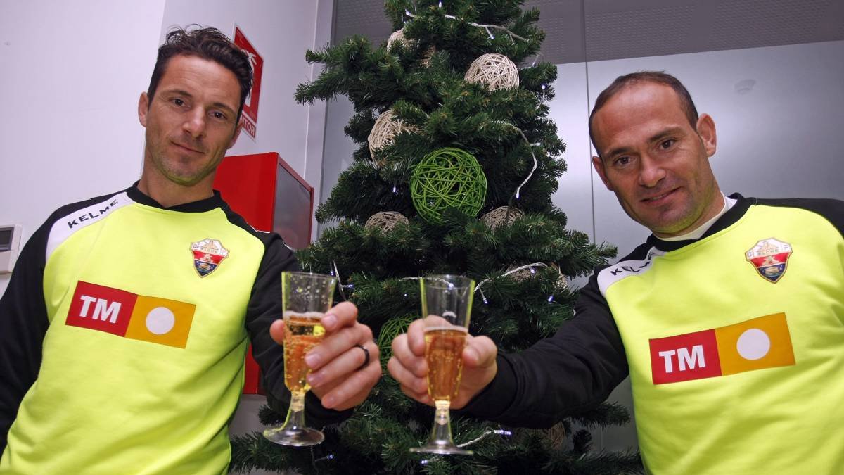 Edu Albácar y Nino brindando por el 2017.