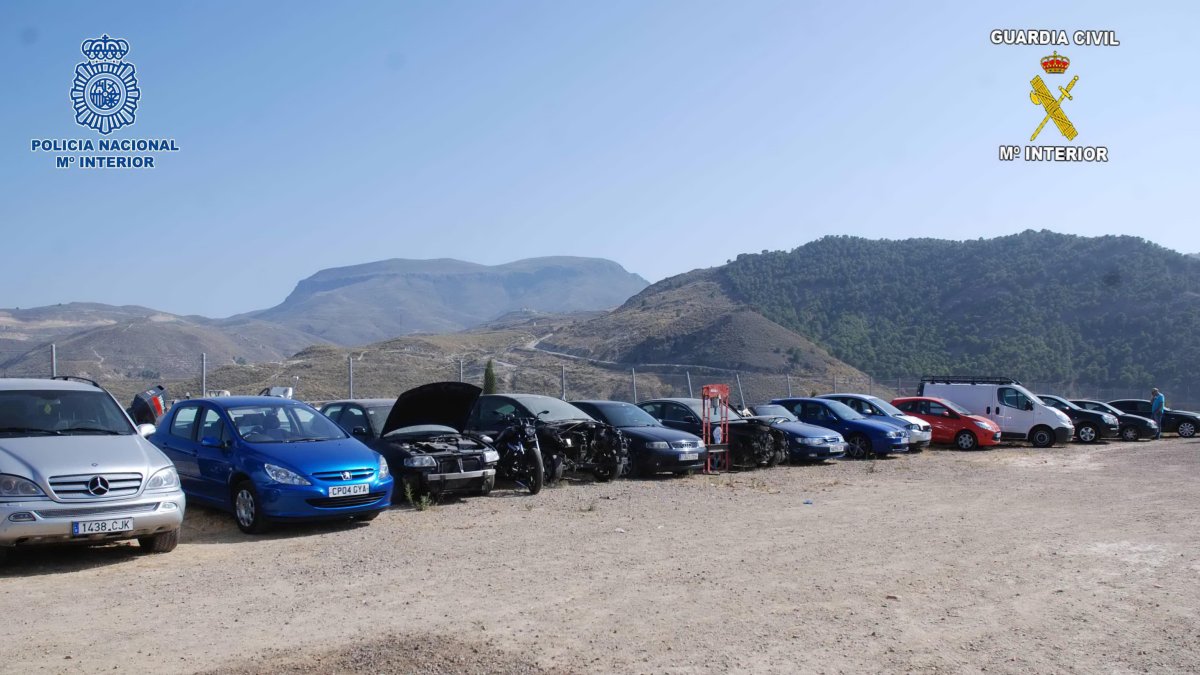 vehículos decomisados en una operación en Almería.