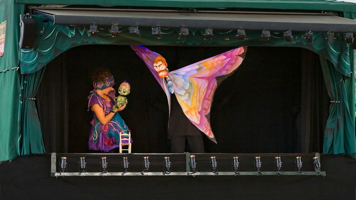 Violeta de Axioma abre hoy lunes la cita.