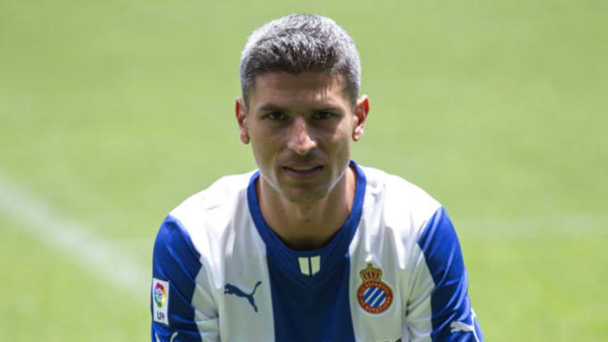 Salva Sevilla termina contrato con el Espanyol.