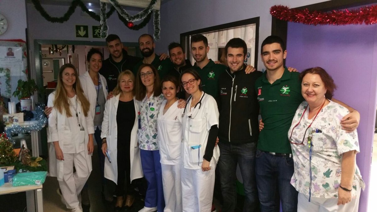 Sus Majestades en el Hospital de Poniente.