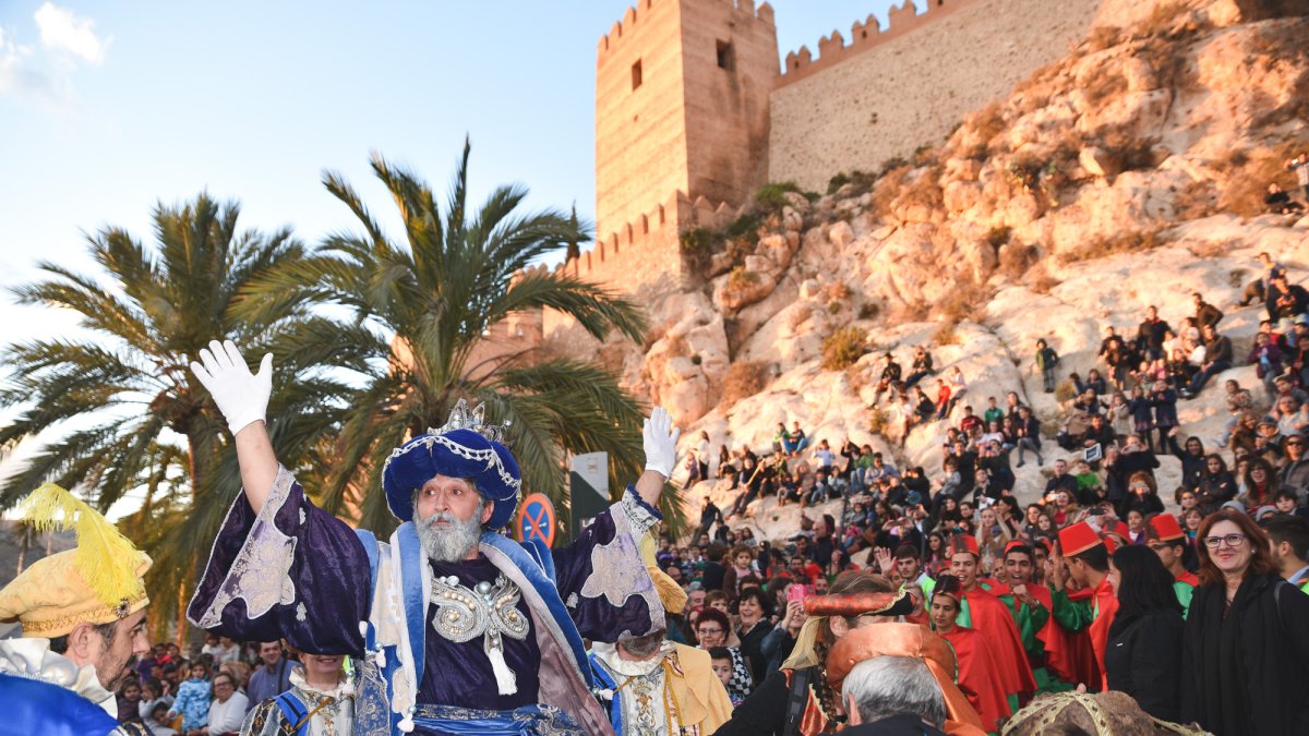 Sus Majestades los Reyes Magos, a su paso por Almería el pasado año.