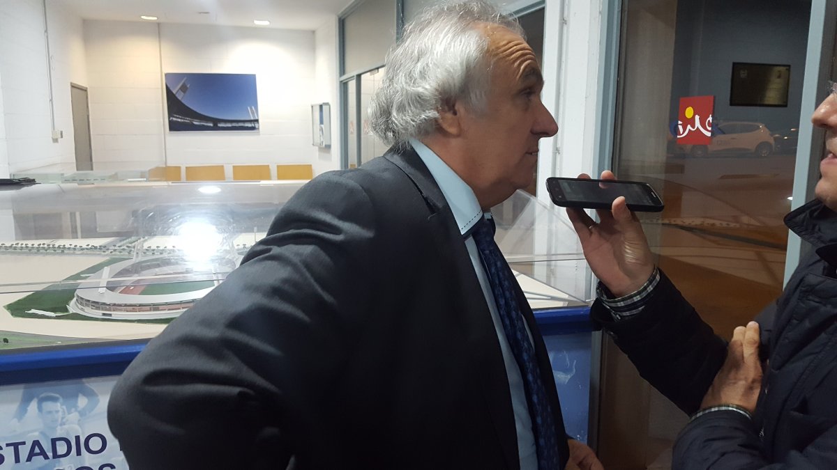 Alfonso García atiende a LA VOZ y Cadena SER el viernes tras la reunión con Soriano.