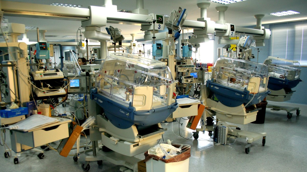Incubadoras para los bebés prematuros.