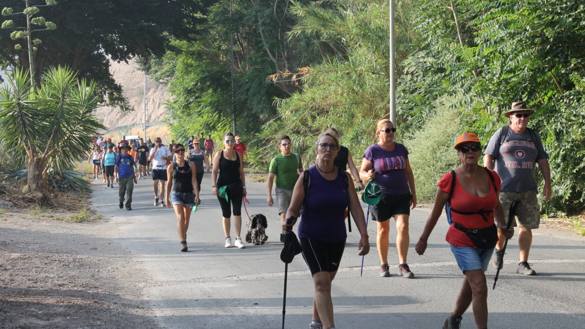 Senderistas participando en una de las actividades del PMD.