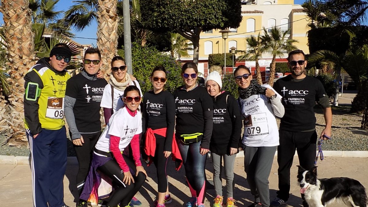 Participantes en la carrera de Benahadux contra el cáncer.