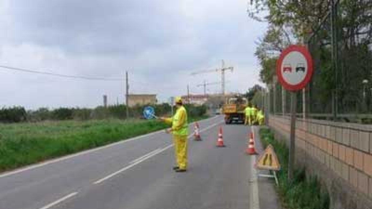 Los trabajos suponen cortes de carril y paso alternativo.