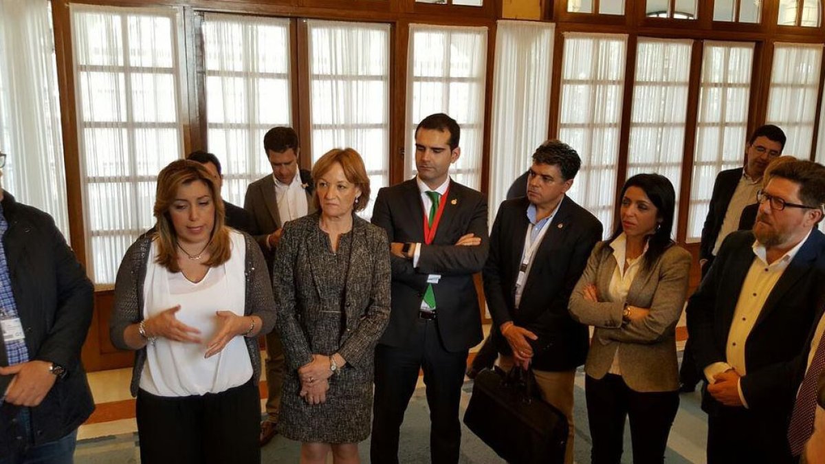 Presidenta y alcalde coincidieron en abril de 2016 en el Parlamento.