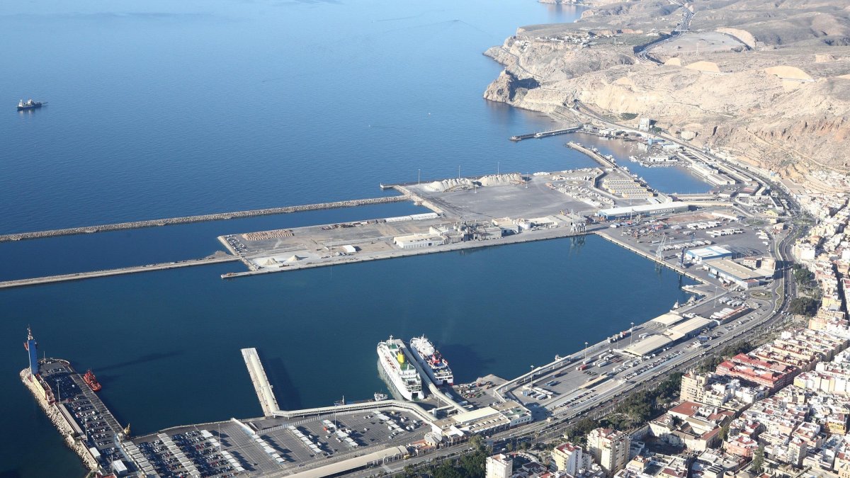 Imagen de archivo del puerto de Almería