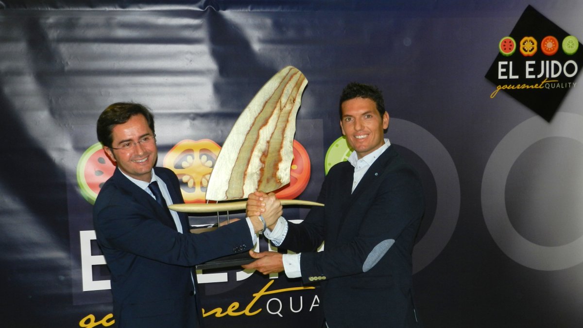 Francisco Góngora y Víctor Fernández en el recepción en el consistorio ejidense.