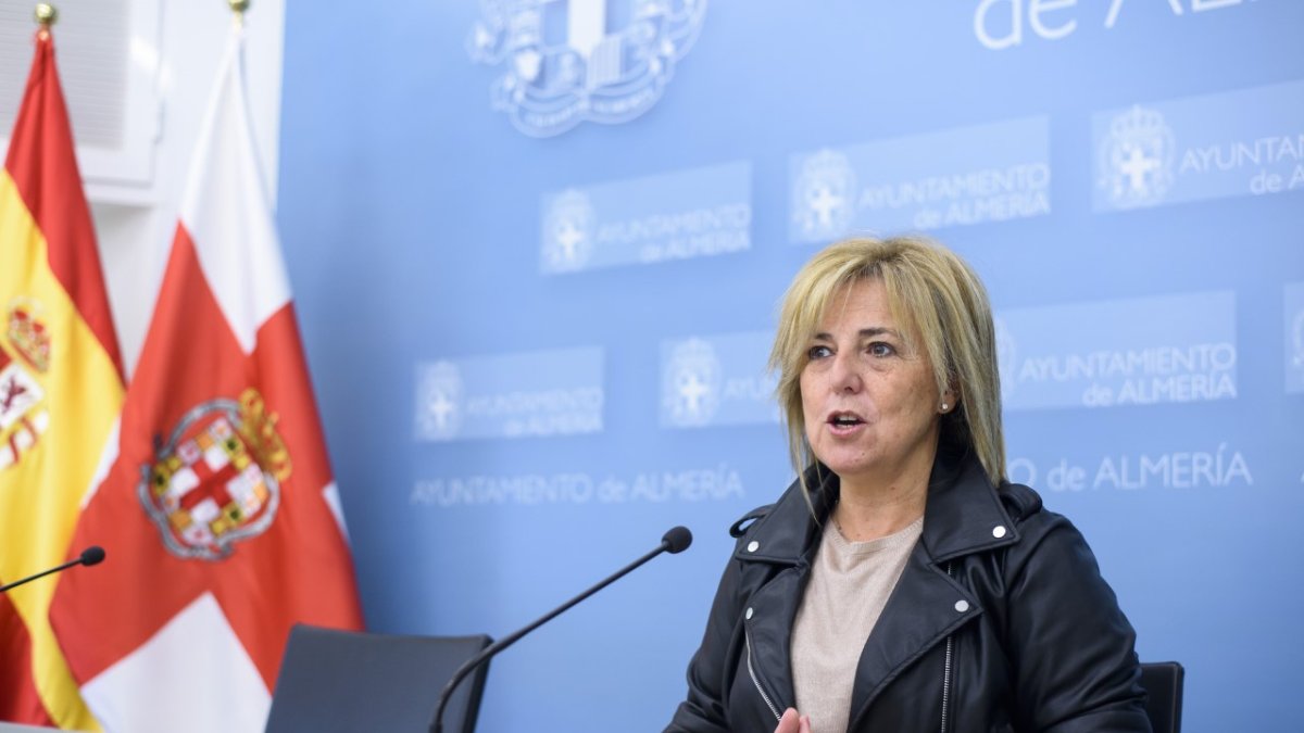 La concejal Pilar Ortega en rueda de prensa.