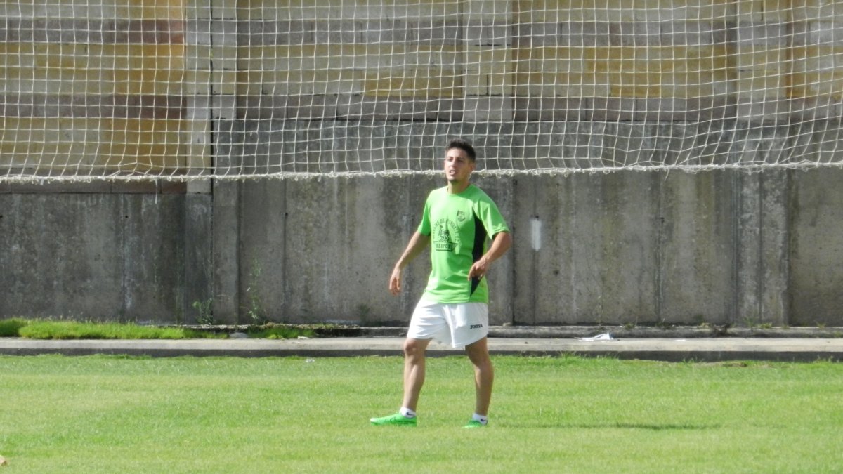 Javilillo en un entrenamiento con el CD El Ejido.