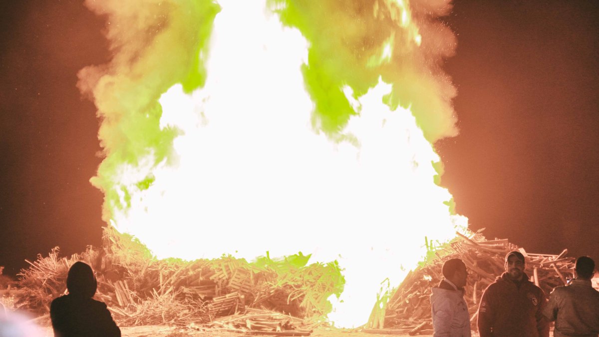 La gran hoguera de San Antón en pasadas ediciones.