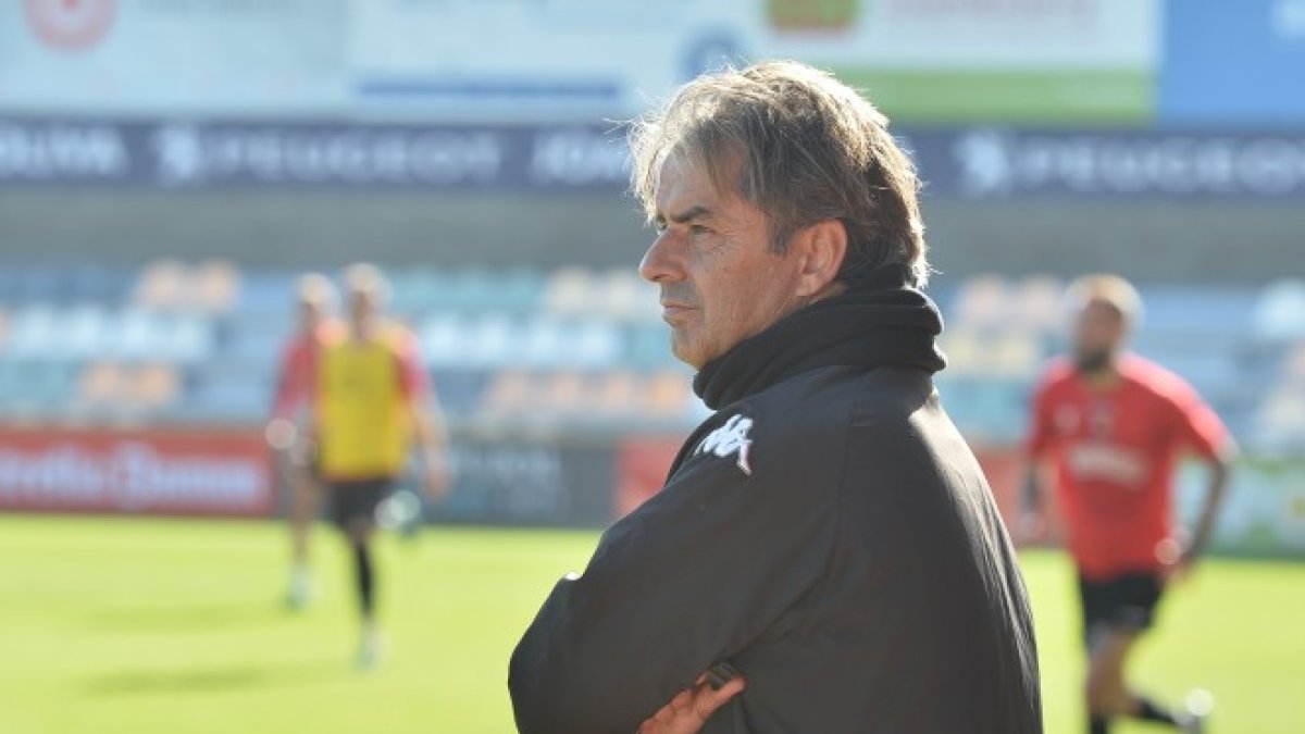 Natxo González en el entrenamiento del Reus.
