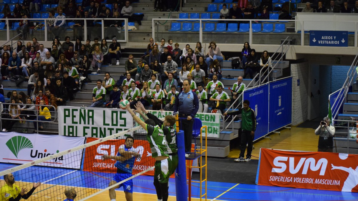 Una jugada del partido.