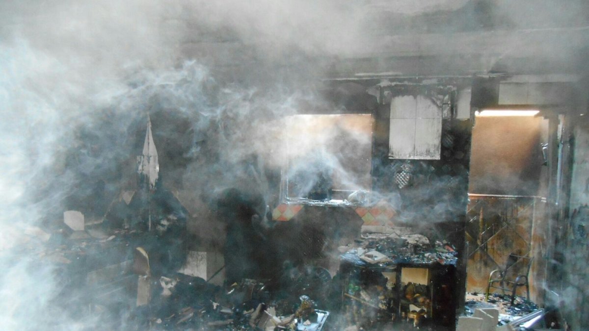Estado en el que quedó la vivienda, en una imagen cortesía de Bomberos del Levante.