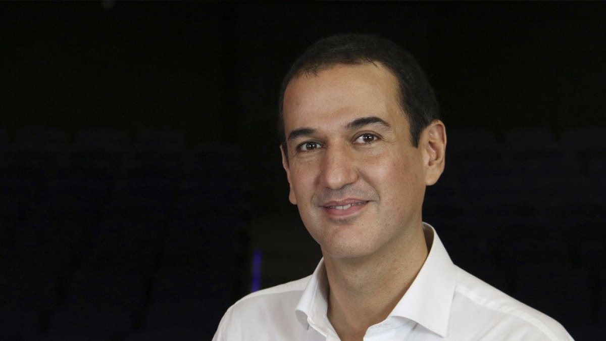 Roberto Santiago visitará El Ejido el día 30, junto al actor Álex Arestegui.