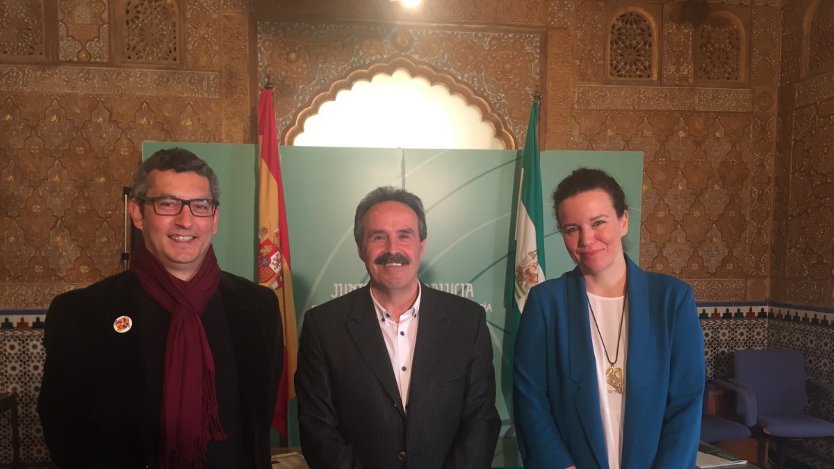 Presentación de Beba Pérez como directora del Museo. En la foto, con Arturo del Pino y Alfredo Valdivia.