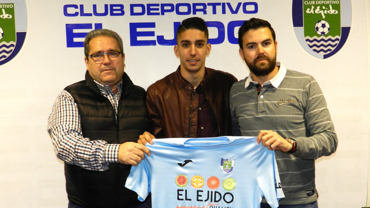 Presentación de Darío Guti con Vicente Puertas y Javi Fernández.