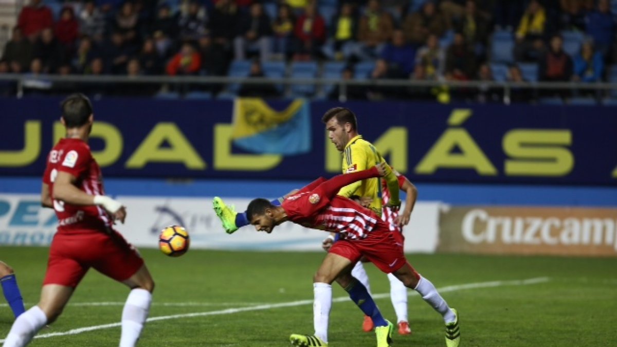 Una jugada del partido.