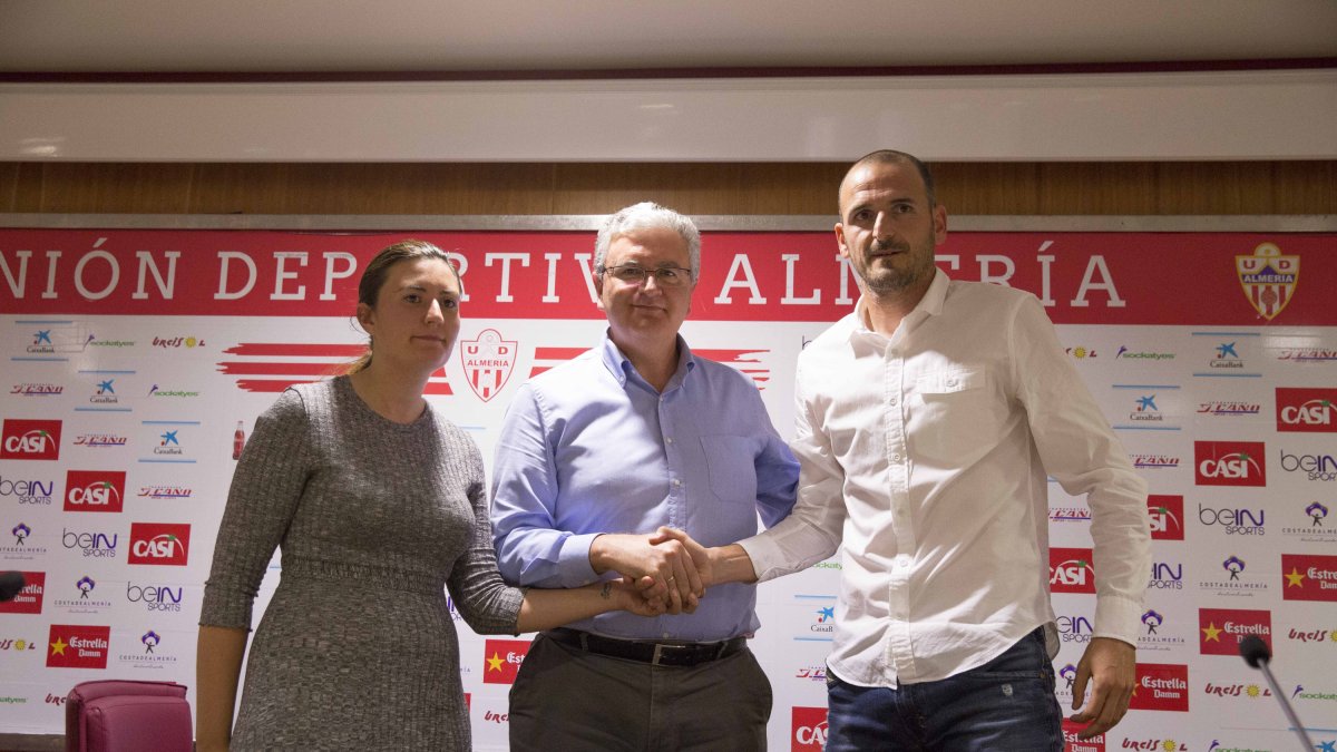 Soriano en su primer día como entrenador del Almería.