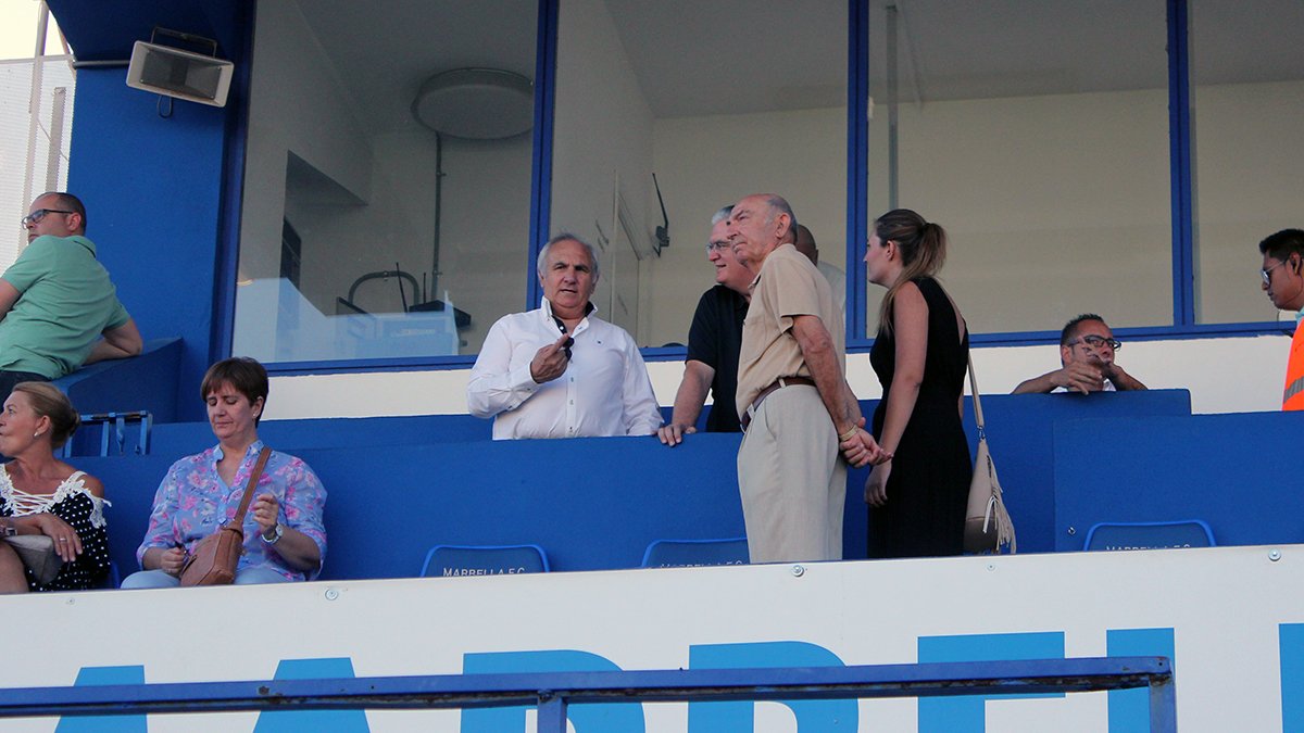 Alfonso García debe volver con Luis Guillén al autobús.