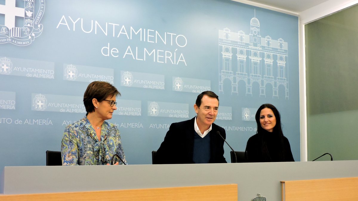 Adriana Valverde, Juan Carlos Pérez Navas e Inés Plaza
