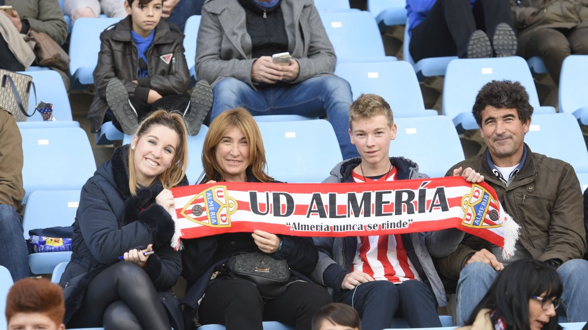 Como dice la bufanda rojiblanca, Almería nunca se rinde.