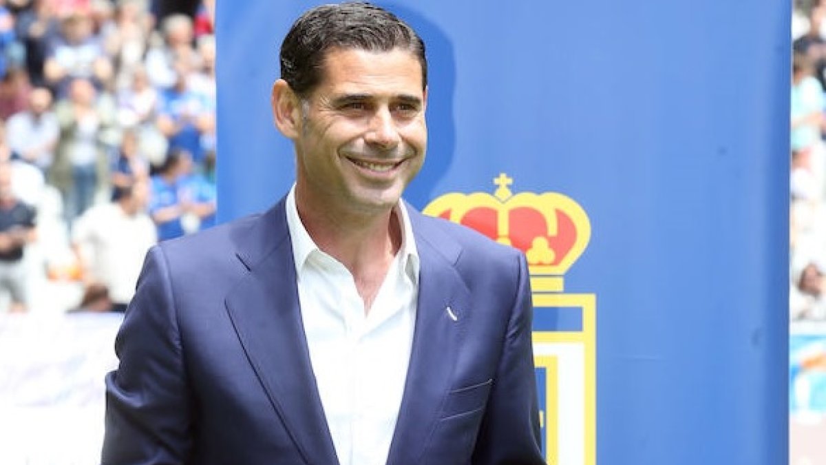 Fernando Hierro, míster del Oviedo.