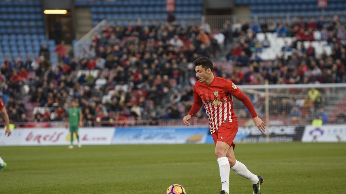 Ximo jugó ayer de lateral izquierdo.