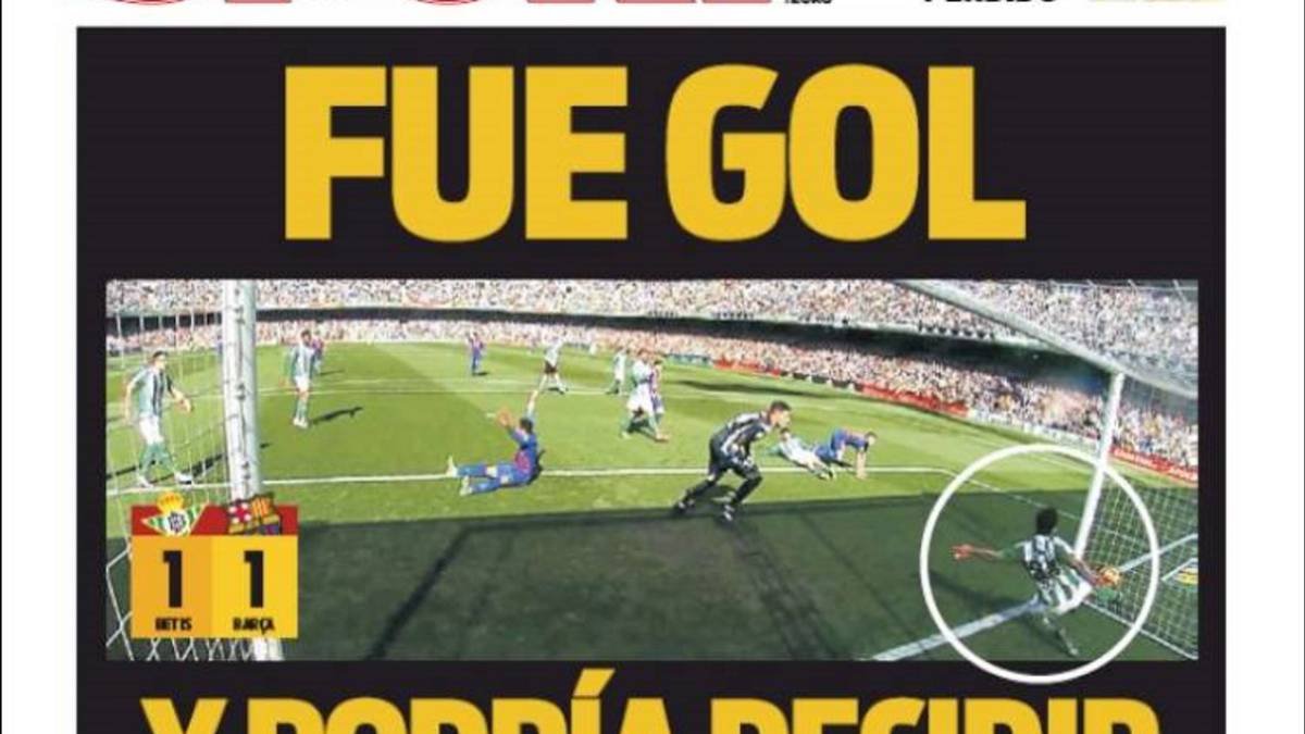 La prensa de Barcelona carga contra el arbitraje de Sevilla.