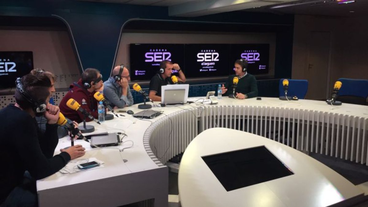 Lopetegui con Manu Carreño en El Larguero.