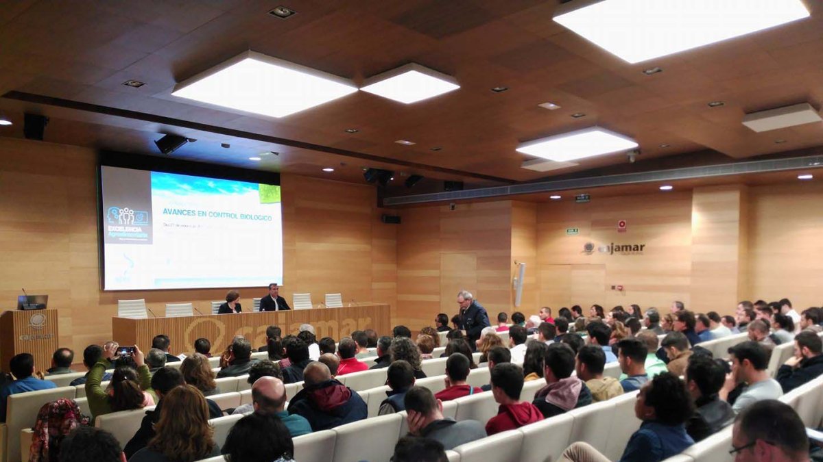 El evento contó con una magnífica por parte del público asistente, que abarrotó el salón de actos del Centro de Cultura de Cajamar.