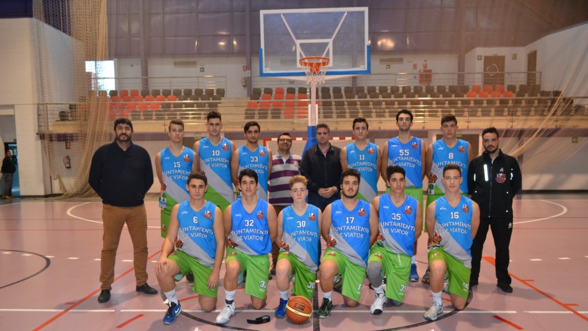 El C. B. La Juaida al completo.