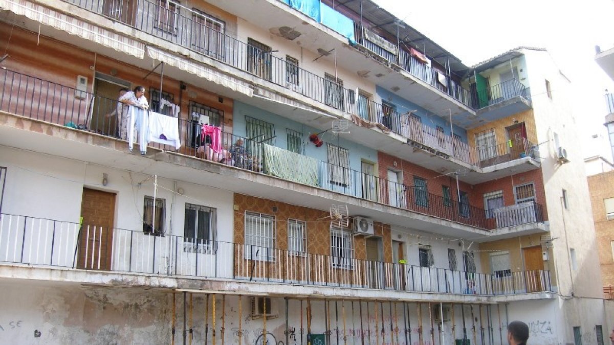 Imagen del inicio del apuntalamiento de El Patio.