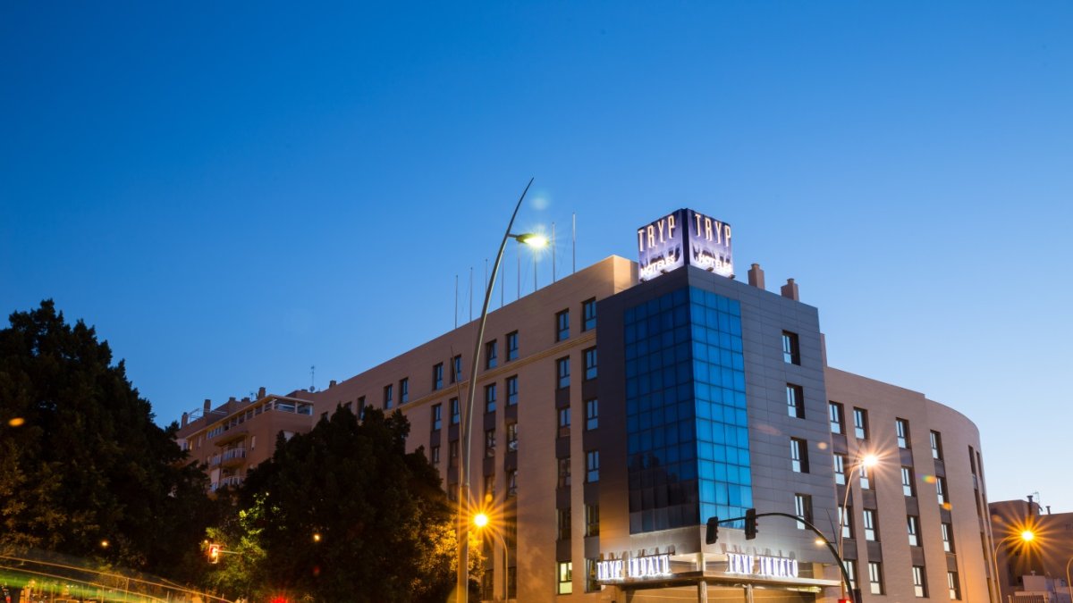 TRYP Indalo se encuentra en la Avda. del Mediterráneo.