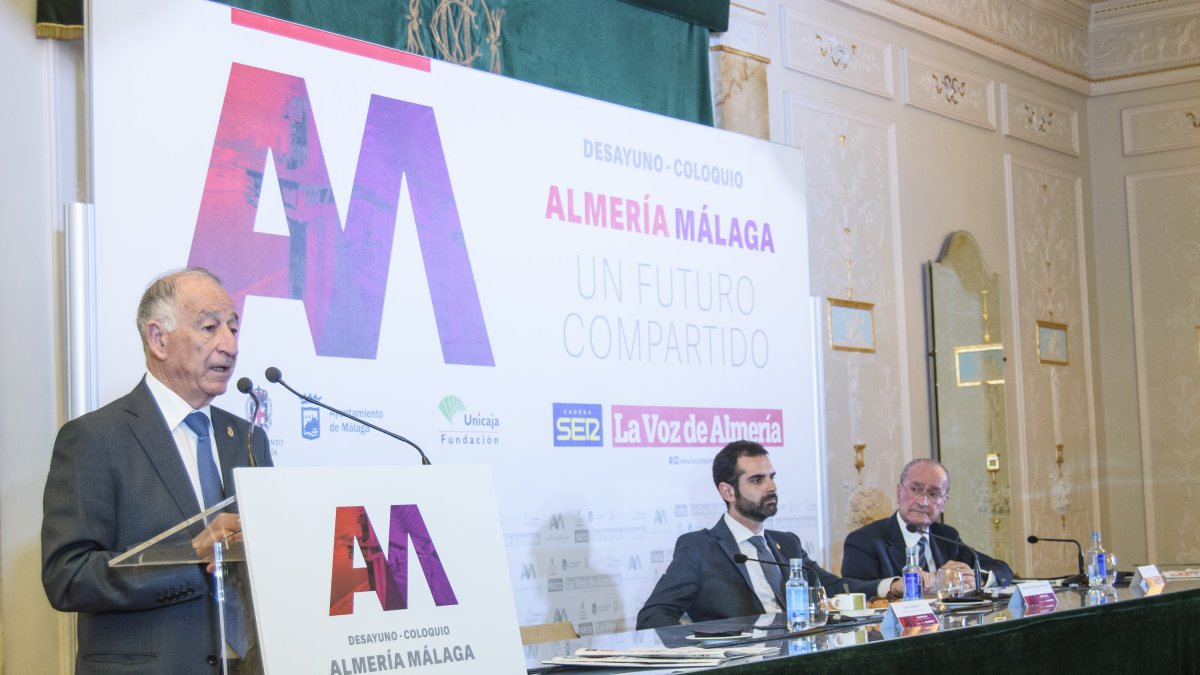 Gabriel Amat, presidente de Diputación, Ramón Fernández-Pacheco y Francisco de la Torre.